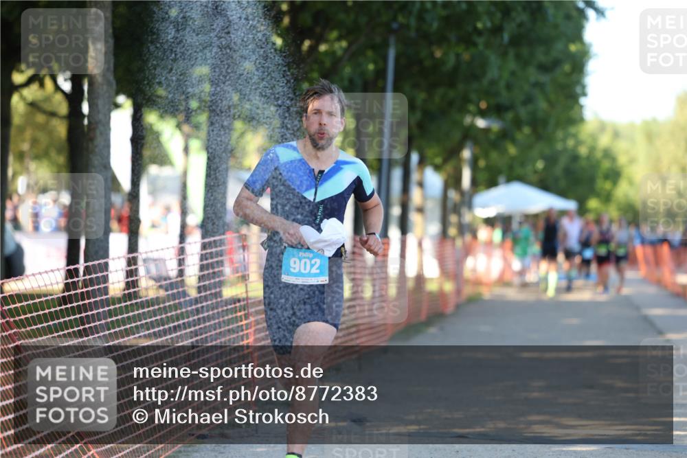 07.09.2025 - 19. Norderstedt Triathlon Michael Strokosch http://msf.ph/oto/8772383 07.09.2025 16:33:09 Laufen 902, 1606, 1609 meine-sportfotos.de