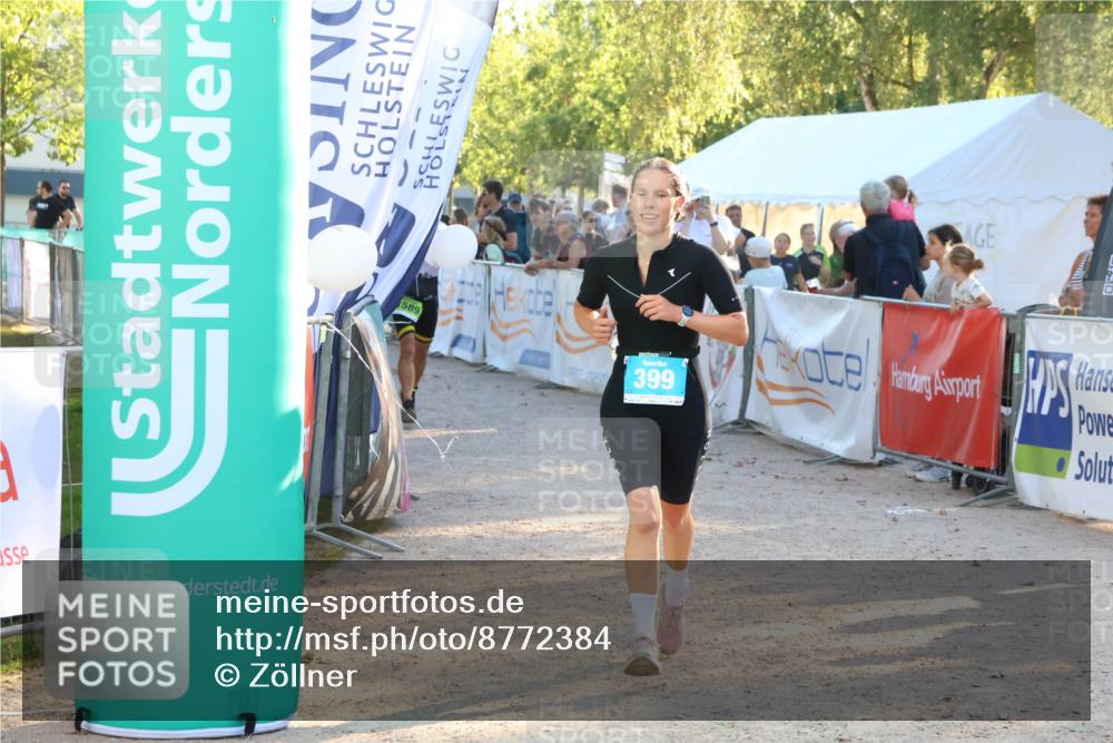 07.09.2025 - 19. Norderstedt Triathlon Zöllner http://msf.ph/oto/8772384 07.09.2025 16:49:03 Ziel 399, 1575, 1589 meine-sportfotos.de