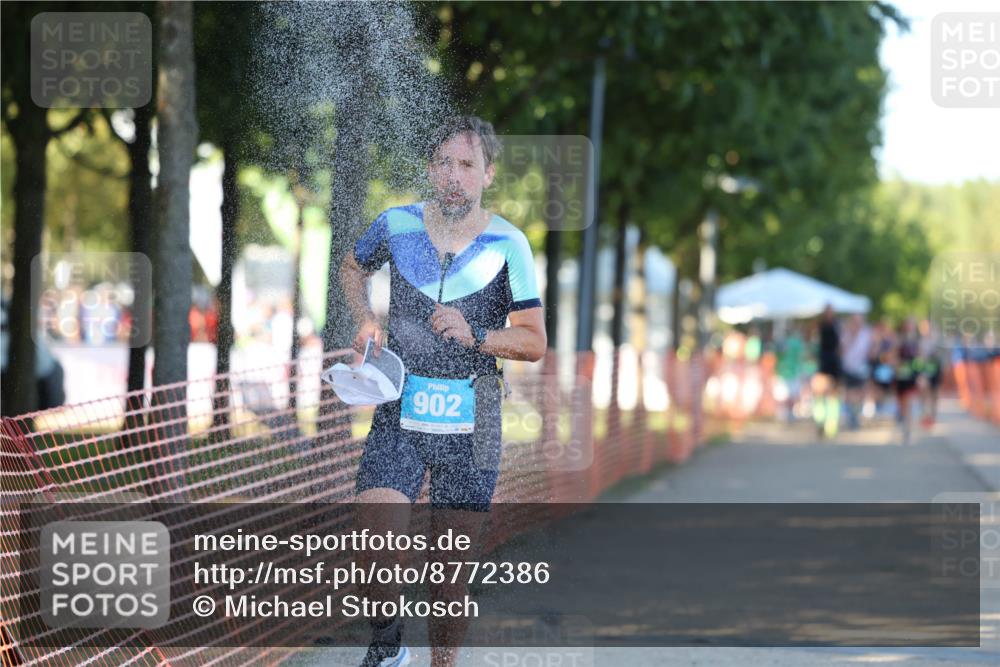 07.09.2025 - 19. Norderstedt Triathlon Michael Strokosch http://msf.ph/oto/8772386 07.09.2025 16:33:09 Laufen 902, 1606, 1609 meine-sportfotos.de