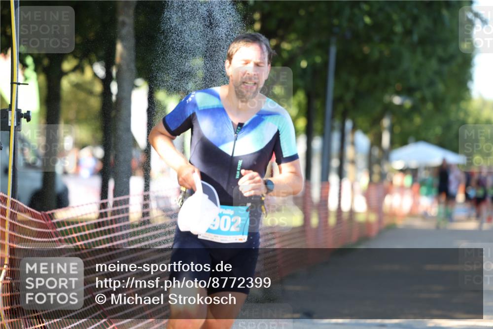 07.09.2025 - 19. Norderstedt Triathlon Michael Strokosch http://msf.ph/oto/8772399 07.09.2025 16:33:10 Laufen 902, 1606, 1609 meine-sportfotos.de
