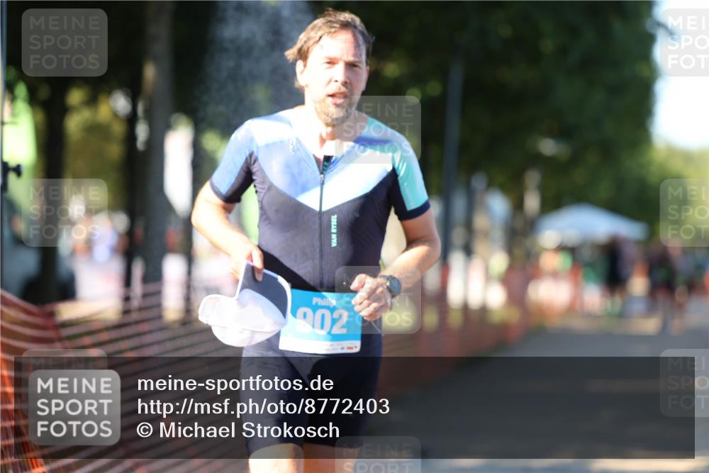 07.09.2025 - 19. Norderstedt Triathlon Michael Strokosch http://msf.ph/oto/8772403 07.09.2025 16:33:10 Laufen 902, 1606, 1609 meine-sportfotos.de