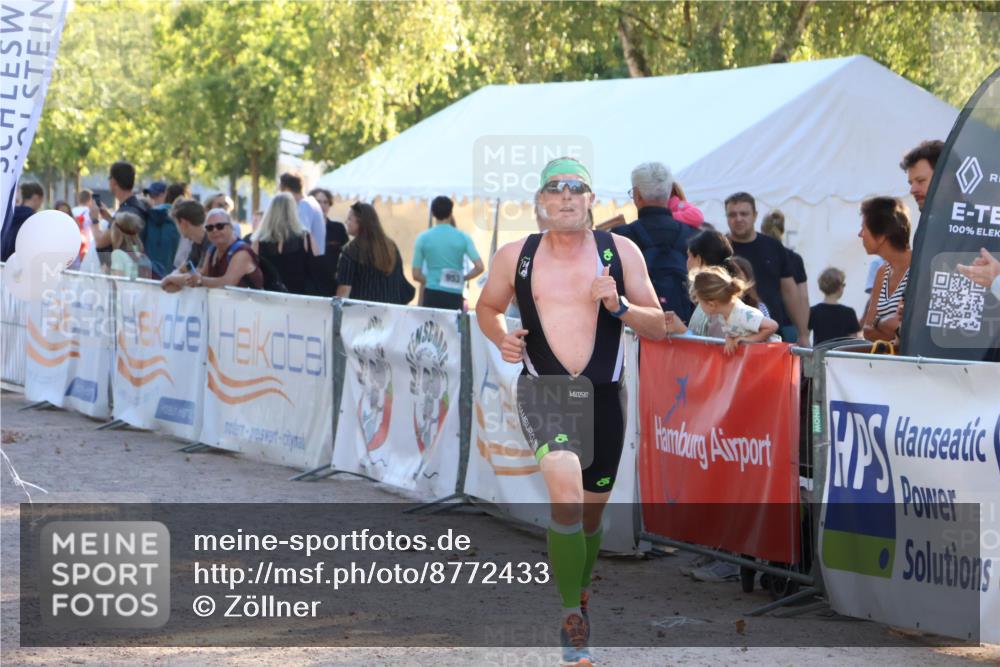 07.09.2025 - 19. Norderstedt Triathlon Zöllner http://msf.ph/oto/8772433 07.09.2025 16:49:16 Ziel 1103, 1497, 1551 meine-sportfotos.de