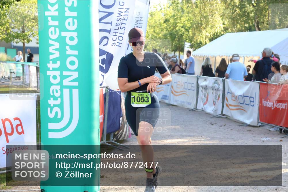 07.09.2025 - 19. Norderstedt Triathlon Zöllner http://msf.ph/oto/8772477 07.09.2025 16:49:21 Ziel 1053, 1551, 1588 meine-sportfotos.de