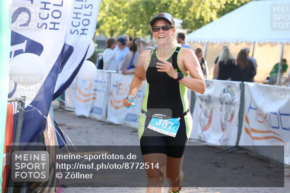 07.09.2025 - 19. Norderstedt Triathlon Zöllner http://msf.ph/oto/8772514 07.09.2025 16:49:26 Ziel 387, 1053, 1588 meine-sportfotos.de