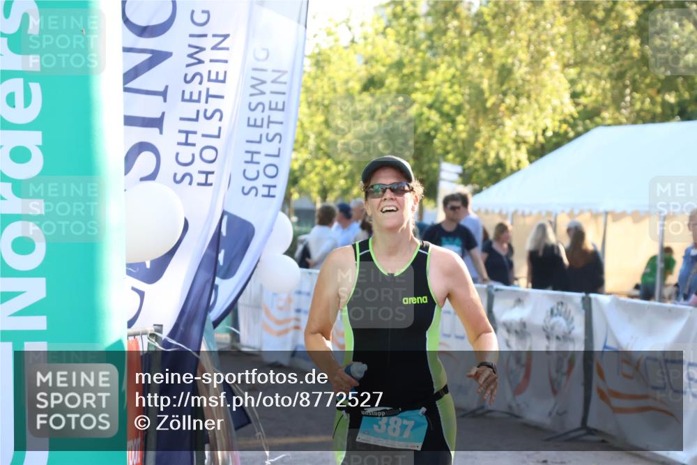 07.09.2025 - 19. Norderstedt Triathlon Zöllner http://msf.ph/oto/8772527 07.09.2025 16:49:27 Ziel 387, 1053, 1588 meine-sportfotos.de