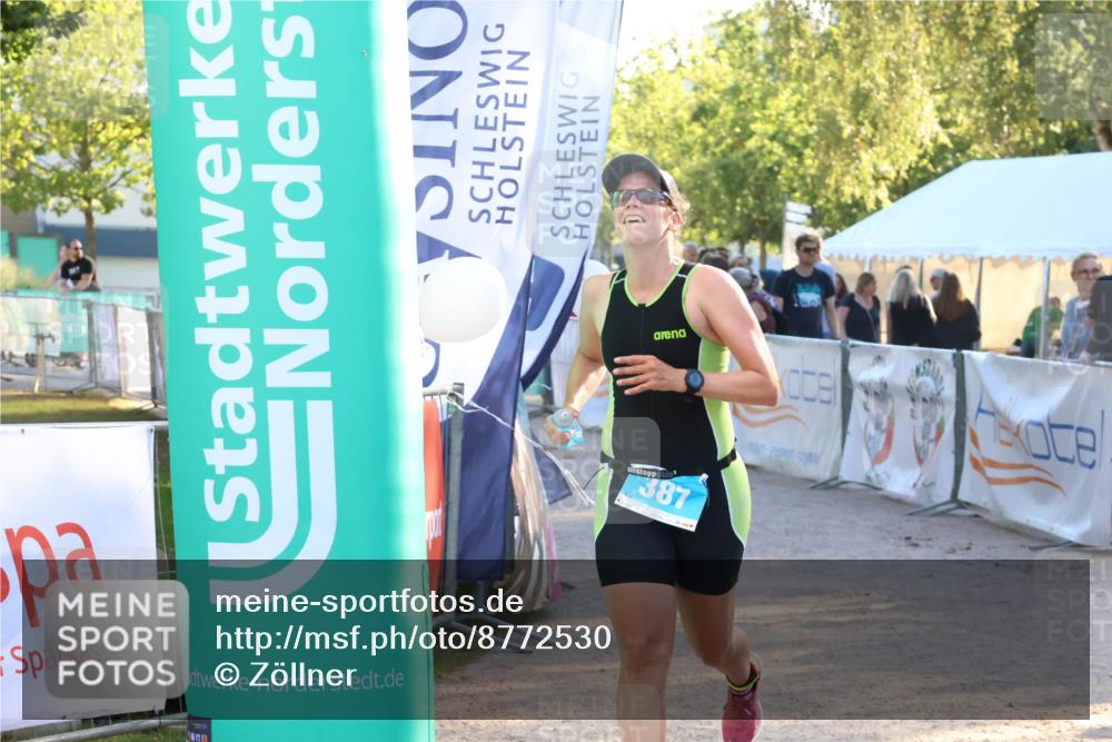07.09.2025 - 19. Norderstedt Triathlon Zöllner http://msf.ph/oto/8772530 07.09.2025 16:49:27 Ziel 387, 1053, 1588 meine-sportfotos.de