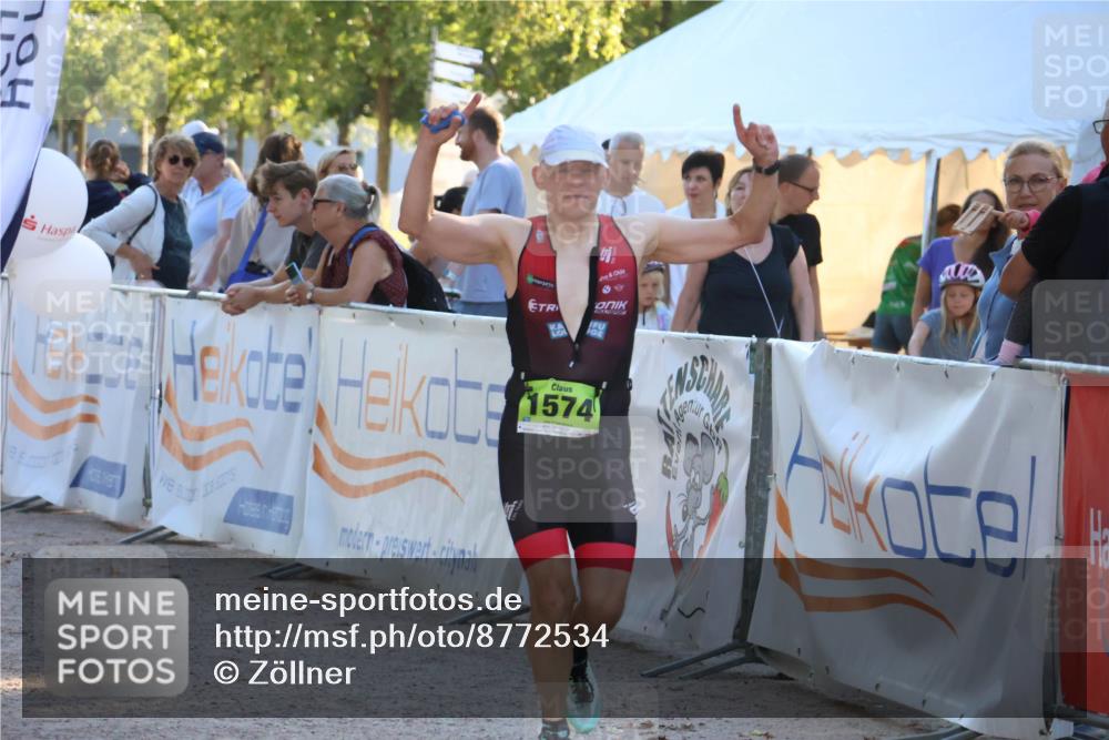 07.09.2025 - 19. Norderstedt Triathlon Zöllner http://msf.ph/oto/8772534 07.09.2025 16:49:35 Ziel 1574 meine-sportfotos.de