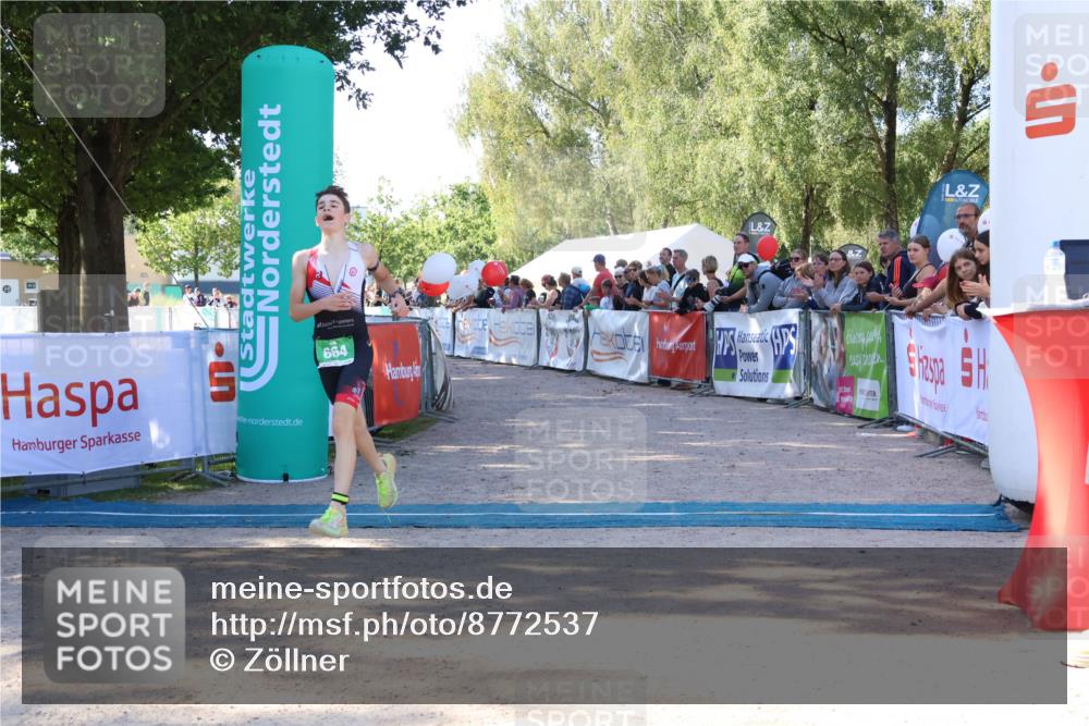 07.09.2025 - 19. Norderstedt Triathlon Zöllner http://msf.ph/oto/8772537 07.09.2025 10:50:15 Ziel 664 meine-sportfotos.de