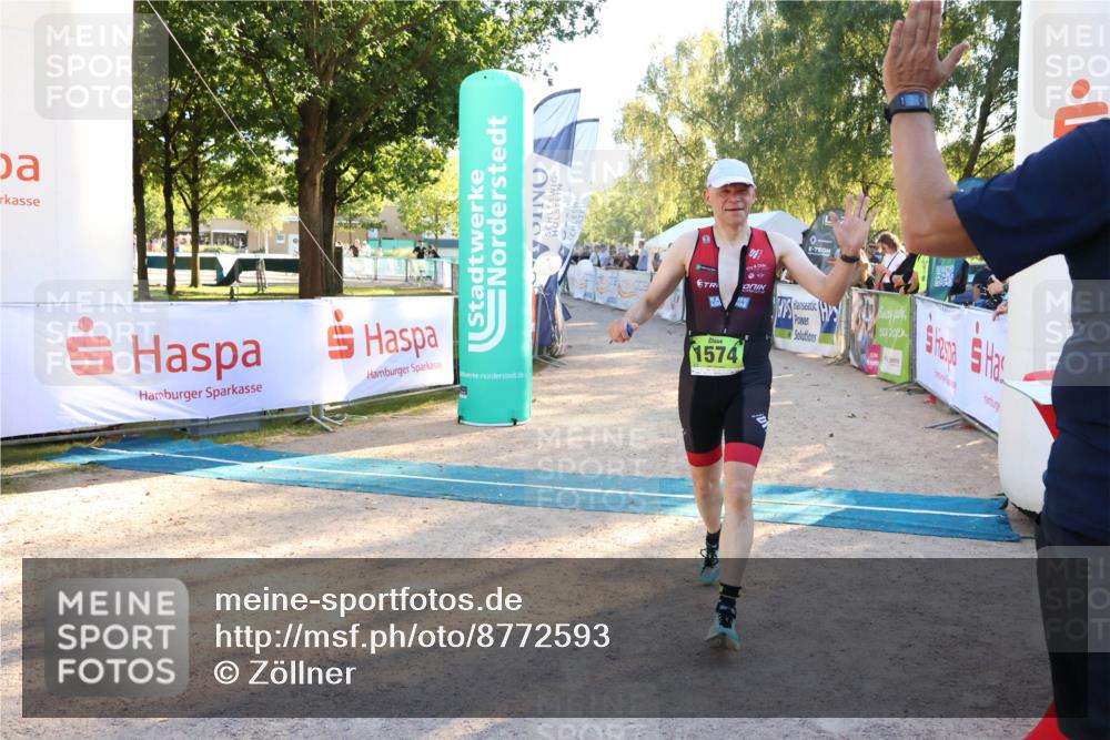 07.09.2025 - 19. Norderstedt Triathlon Zöllner http://msf.ph/oto/8772593 07.09.2025 16:49:39 Ziel 1574 meine-sportfotos.de