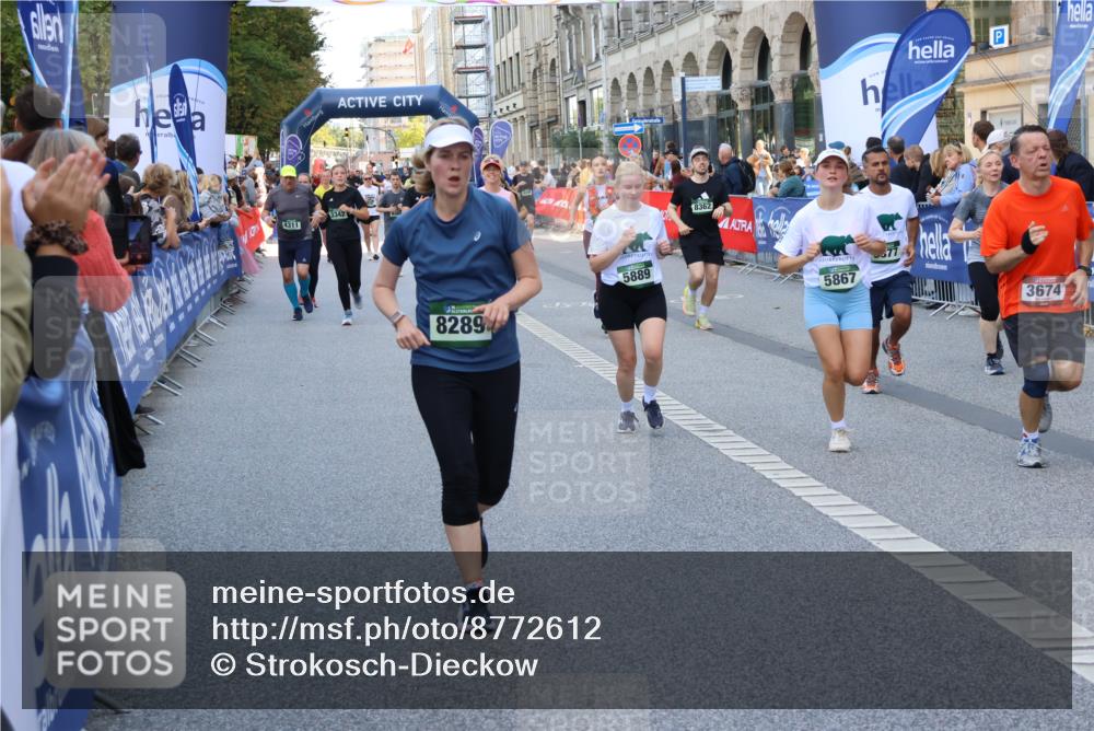 07.09.2025 - BARMER Alsterlauf Strokosch-Dieckow http://msf.ph/oto/8772612 07.09.2025 10:09:28 Ziel 2023, 2197, 2224, 2363, 2391, 2469, 2586, 2622, 2805, 2925, 3054, 3549, 4155, 4203, 4260, 4474, 4714, 4743, 4906, 4915, 5052, 5443, 6159, 8115, 8147, 8162 meine-sportfotos.de