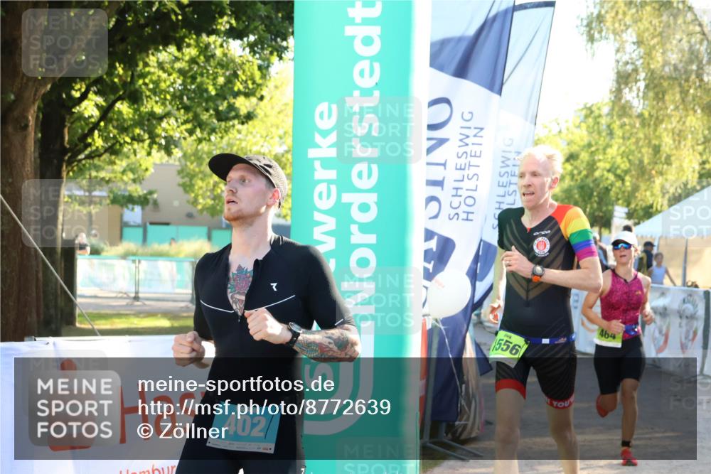 07.09.2025 - 19. Norderstedt Triathlon Zöllner http://msf.ph/oto/8772639 07.09.2025 16:49:51 Ziel 402, 464, 1556 meine-sportfotos.de