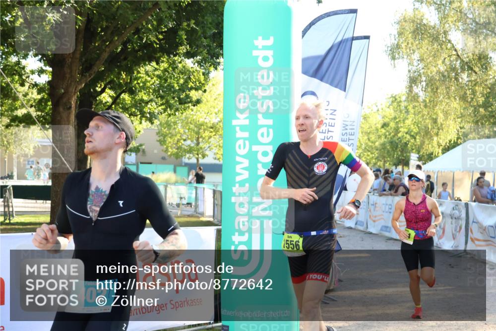 07.09.2025 - 19. Norderstedt Triathlon Zöllner http://msf.ph/oto/8772642 07.09.2025 16:49:51 Ziel 402, 464, 1556 meine-sportfotos.de