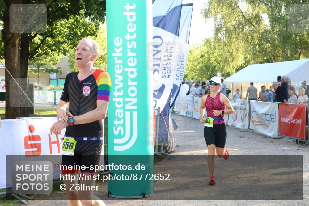 07.09.2025 - 19. Norderstedt Triathlon Zöllner http://msf.ph/oto/8772652 07.09.2025 16:49:52 Ziel 402, 464, 1556 meine-sportfotos.de