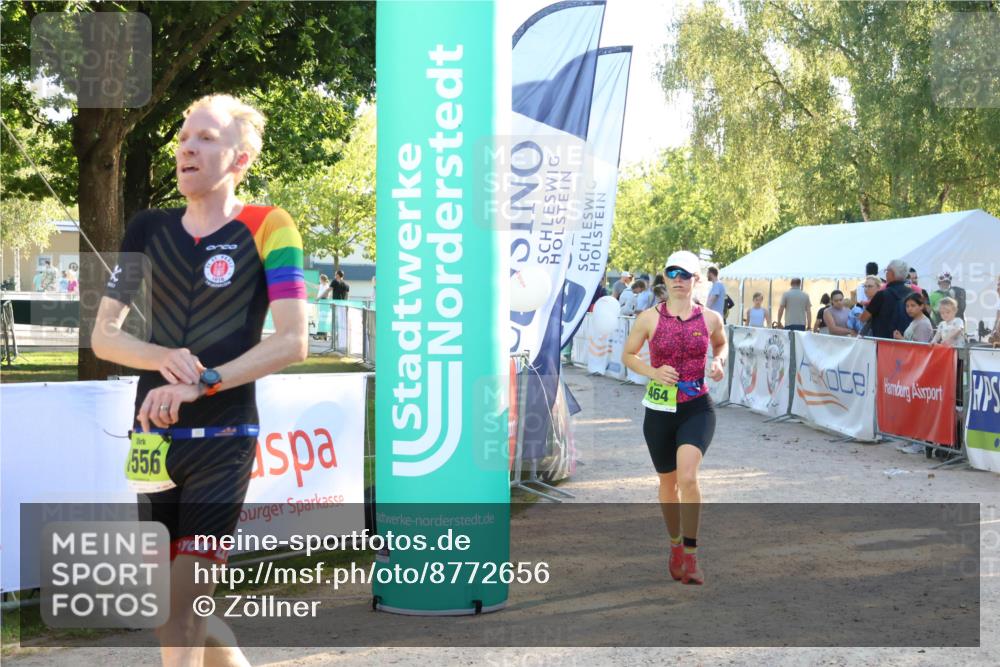 07.09.2025 - 19. Norderstedt Triathlon Zöllner http://msf.ph/oto/8772656 07.09.2025 16:49:52 Ziel 402, 464, 1556 meine-sportfotos.de