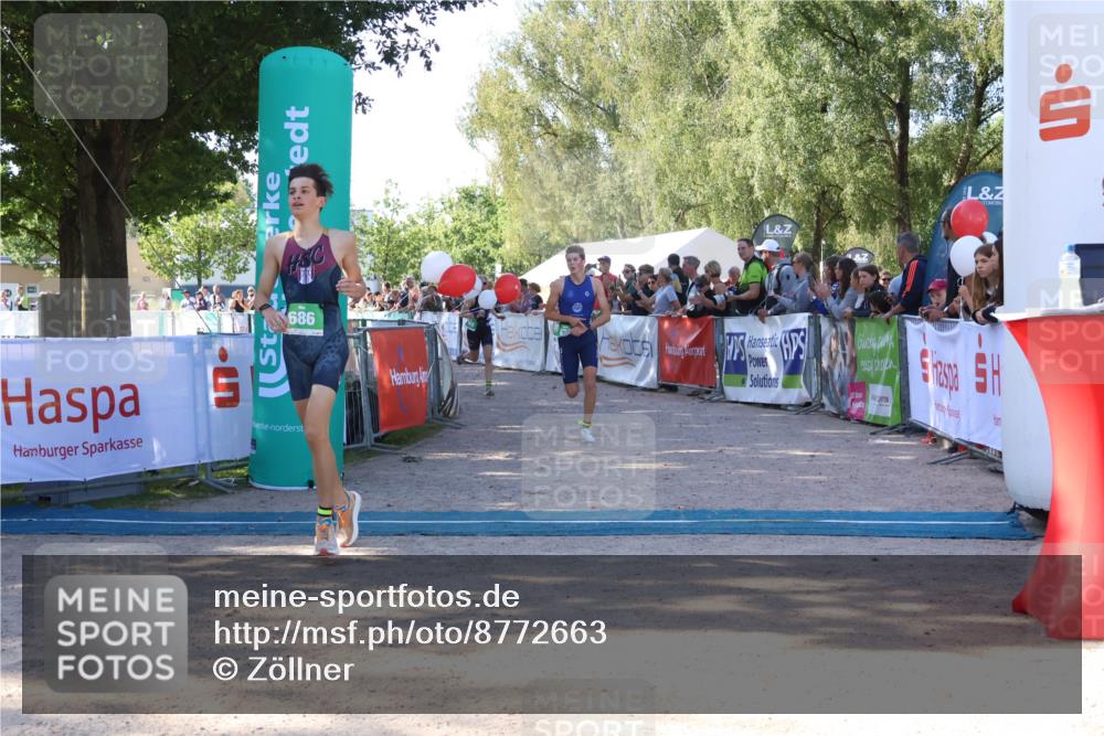 07.09.2025 - 19. Norderstedt Triathlon Zöllner http://msf.ph/oto/8772663 07.09.2025 10:51:55 Ziel 648, 673, 686 meine-sportfotos.de
