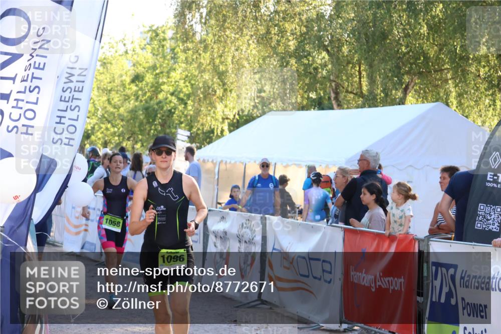 07.09.2025 - 19. Norderstedt Triathlon Zöllner http://msf.ph/oto/8772671 07.09.2025 16:50:07 Ziel 1058, 1096, 1607 meine-sportfotos.de