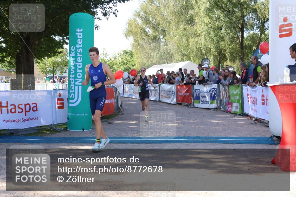 07.09.2025 - 19. Norderstedt Triathlon Zöllner http://msf.ph/oto/8772678 07.09.2025 10:51:57 Ziel 648, 673, 686 meine-sportfotos.de