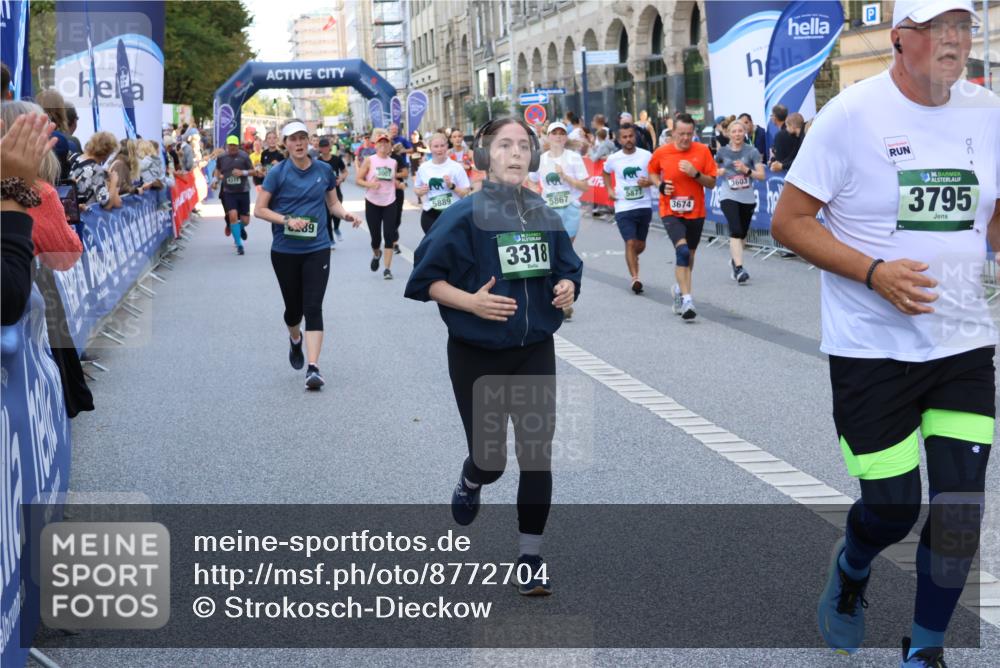 07.09.2025 - BARMER Alsterlauf Strokosch-Dieckow http://msf.ph/oto/8772704 07.09.2025 10:09:26 Ziel 2023, 2197, 2224, 2363, 2391, 2469, 2622, 2925, 3054, 3549, 3770, 4155, 4203, 4260, 4474, 4714, 4743, 4906, 4915, 5052, 5443, 6258, 8115, 8147, 8162 meine-sportfotos.de