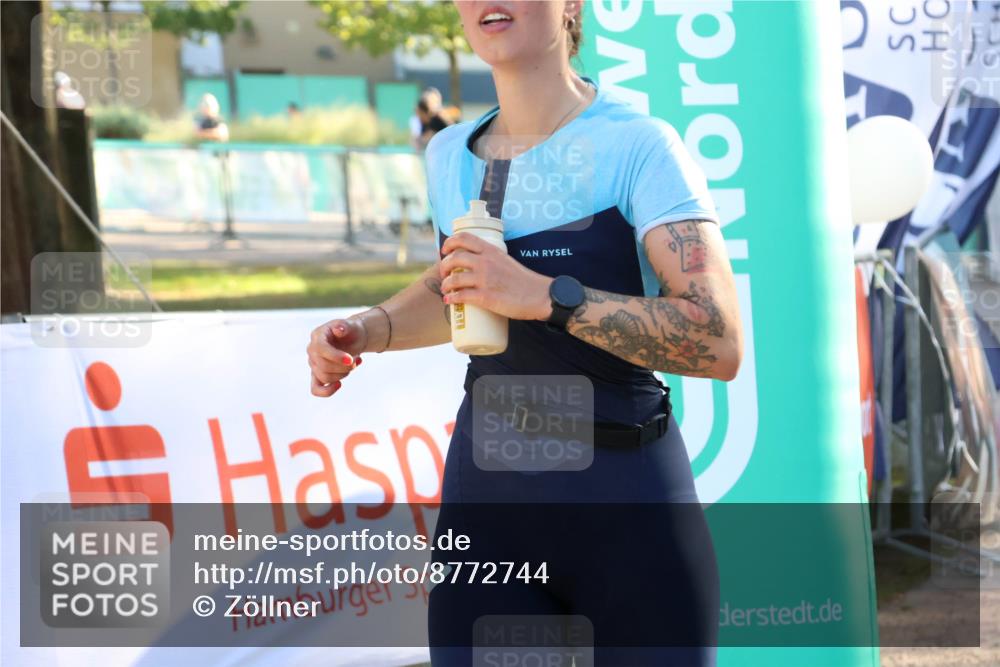 07.09.2025 - 19. Norderstedt Triathlon Zöllner http://msf.ph/oto/8772744 07.09.2025 16:50:11 Ziel 1058, 1096, 1607 meine-sportfotos.de