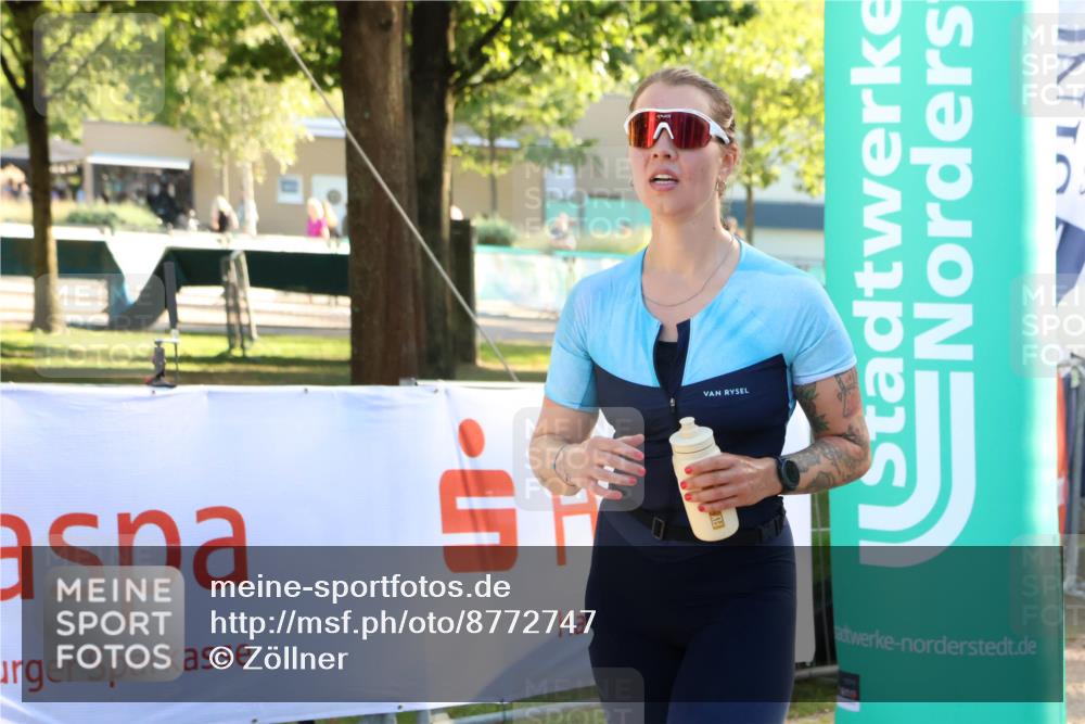 07.09.2025 - 19. Norderstedt Triathlon Zöllner http://msf.ph/oto/8772747 07.09.2025 16:50:12 Ziel 1058, 1096, 1607 meine-sportfotos.de