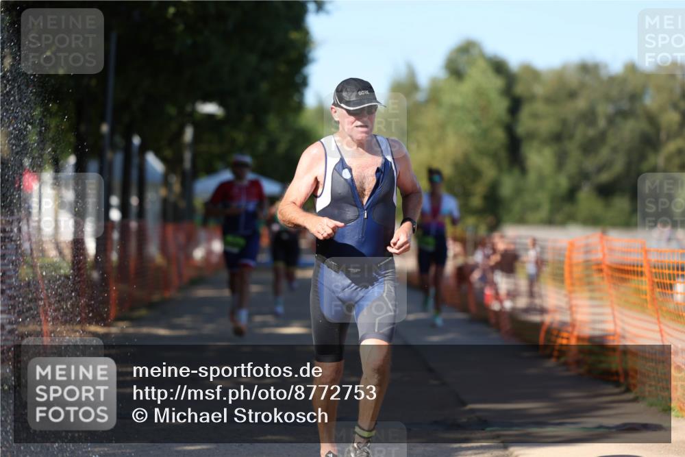 07.09.2025 - 19. Norderstedt Triathlon Michael Strokosch http://msf.ph/oto/8772753 07.09.2025 15:38:08 Laufen 475, 477, 963, 1496, 1504 meine-sportfotos.de