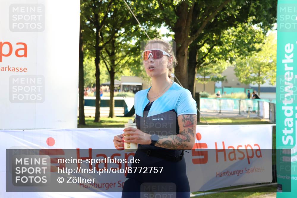 07.09.2025 - 19. Norderstedt Triathlon Zöllner http://msf.ph/oto/8772757 07.09.2025 16:50:12 Ziel 1058, 1096, 1607 meine-sportfotos.de