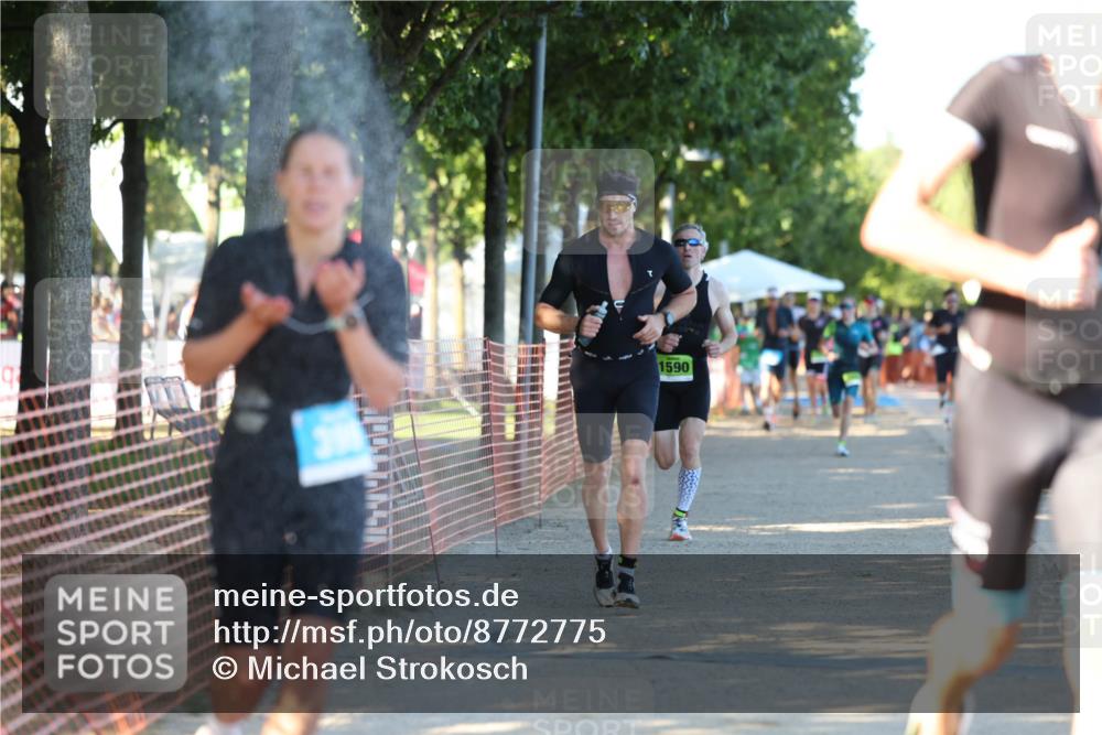 07.09.2025 - 19. Norderstedt Triathlon Michael Strokosch http://msf.ph/oto/8772775 07.09.2025 16:34:14 Laufen 399, 866, 1074, 1080, 1590, 1621 meine-sportfotos.de