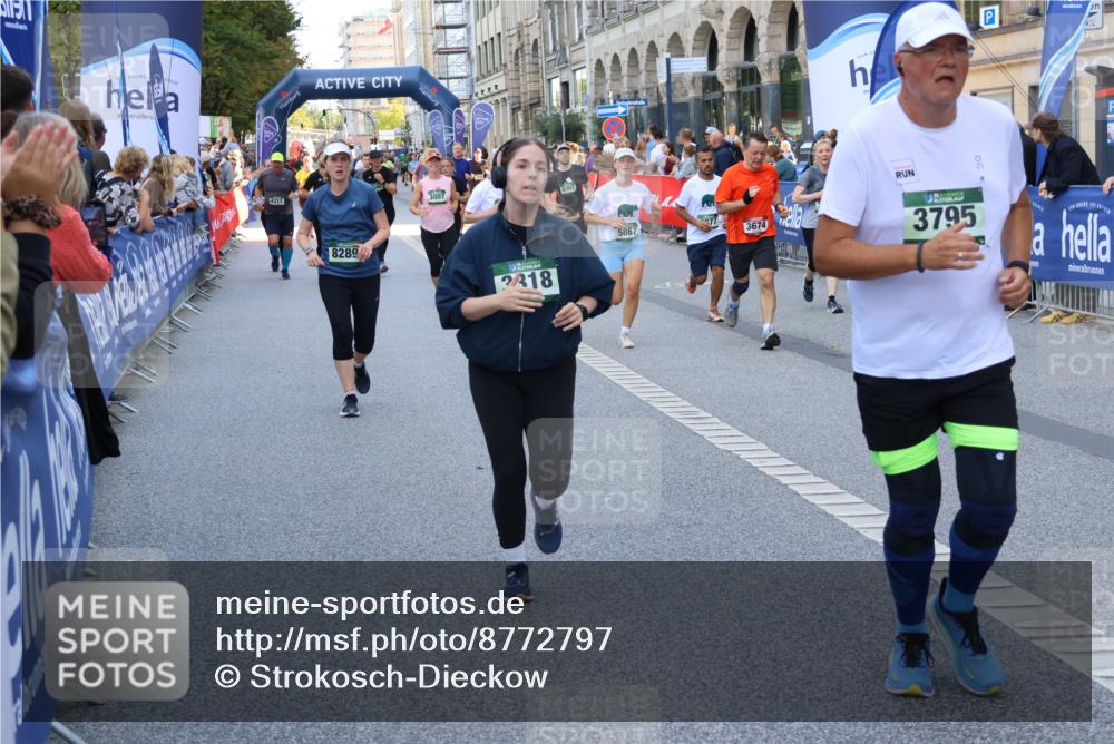 07.09.2025 - BARMER Alsterlauf Strokosch-Dieckow http://msf.ph/oto/8772797 07.09.2025 10:09:26 Ziel 2023, 2197, 2224, 2363, 2391, 2469, 2622, 2925, 3054, 3549, 3770, 4155, 4203, 4260, 4474, 4714, 4743, 4906, 4915, 5052, 5443, 6258, 8115, 8147, 8162 meine-sportfotos.de
