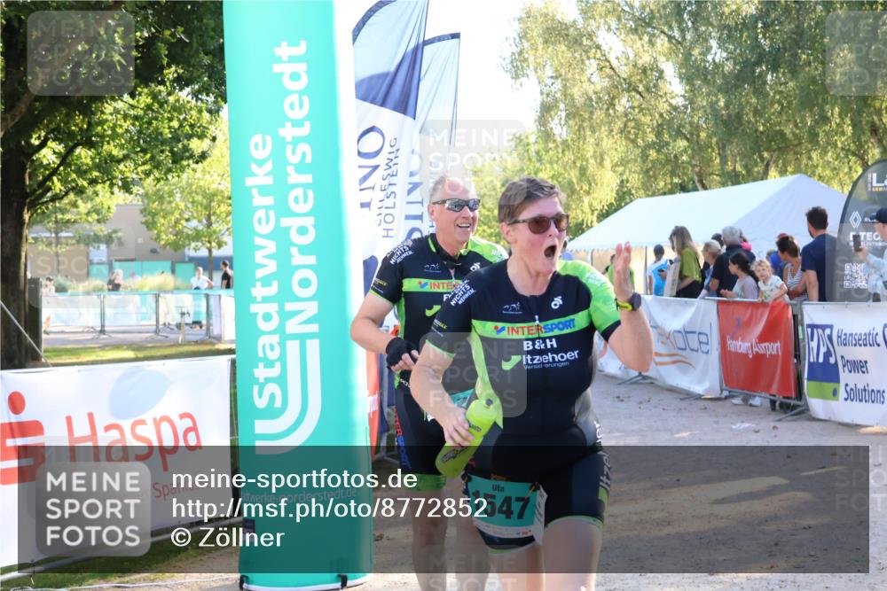 07.09.2025 - 19. Norderstedt Triathlon Zöllner http://msf.ph/oto/8772852 07.09.2025 16:50:48 Ziel 1524, 1547, 1562 meine-sportfotos.de