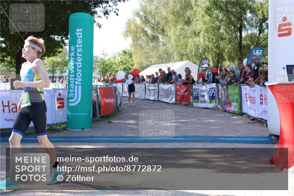 07.09.2025 - 19. Norderstedt Triathlon Zöllner http://msf.ph/oto/8772872 07.09.2025 10:52:53 Ziel 84, 652, 1130 meine-sportfotos.de