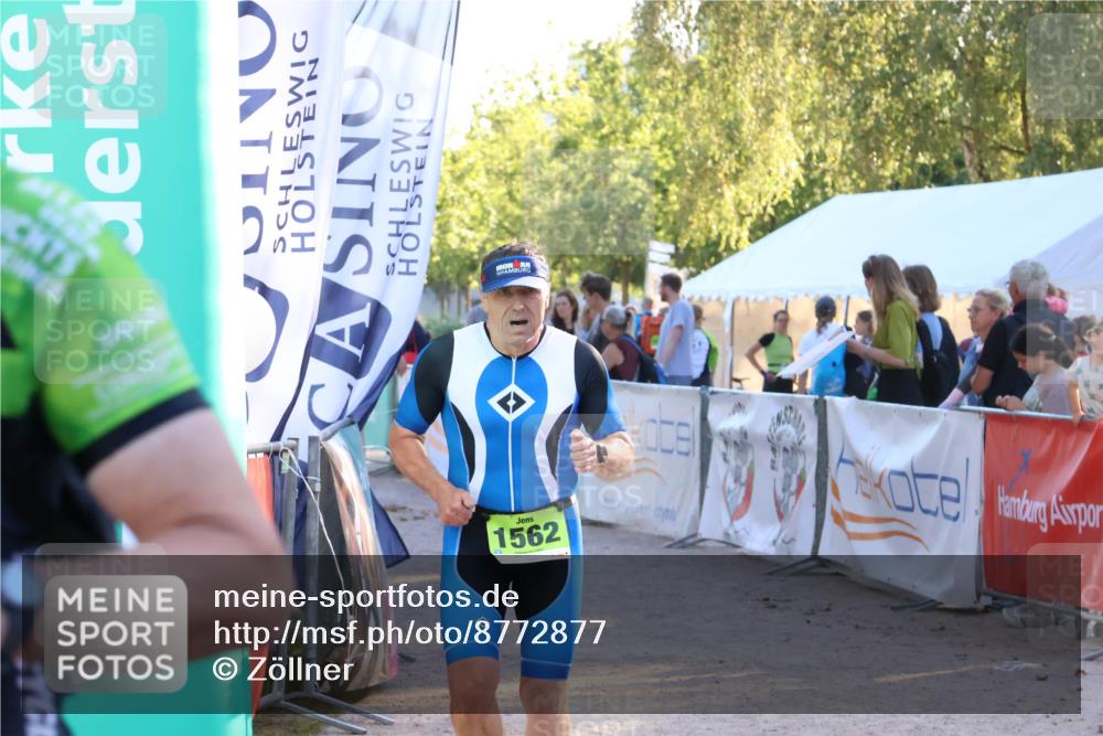 07.09.2025 - 19. Norderstedt Triathlon Zöllner http://msf.ph/oto/8772877 07.09.2025 16:50:50 Ziel 1524, 1547, 1562 meine-sportfotos.de