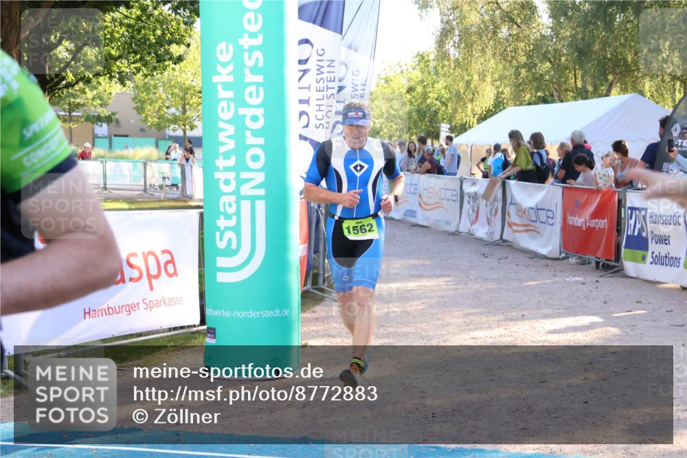 07.09.2025 - 19. Norderstedt Triathlon Zöllner http://msf.ph/oto/8772883 07.09.2025 16:50:51 Ziel 1524, 1547, 1562 meine-sportfotos.de
