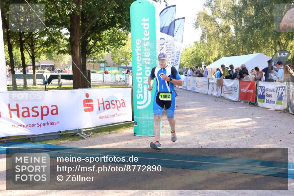 07.09.2025 - 19. Norderstedt Triathlon Zöllner http://msf.ph/oto/8772890 07.09.2025 16:50:51 Ziel 1524, 1547, 1562 meine-sportfotos.de