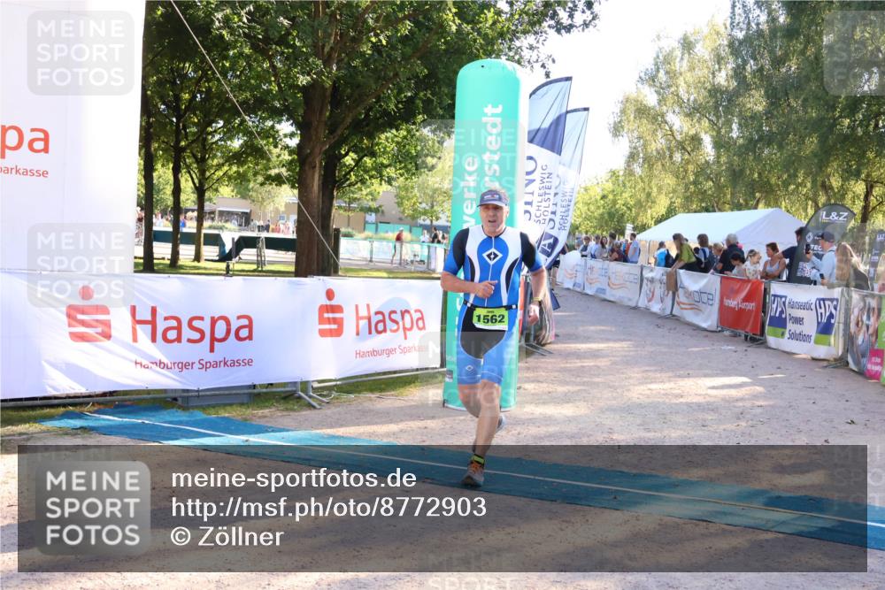 07.09.2025 - 19. Norderstedt Triathlon Zöllner http://msf.ph/oto/8772903 07.09.2025 16:50:52 Ziel 1524, 1547, 1562 meine-sportfotos.de
