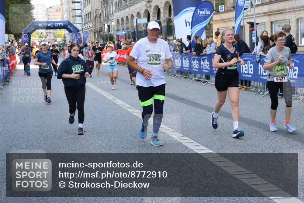 07.09.2025 - BARMER Alsterlauf Strokosch-Dieckow http://msf.ph/oto/8772910 07.09.2025 10:09:25 Ziel 2023, 2197, 2224, 2363, 2391, 2469, 2622, 2925, 3054, 3770, 4155, 4203, 4260, 4474, 4714, 4743, 4906, 4915, 5052, 5443, 6258, 8115, 8147, 8162 meine-sportfotos.de