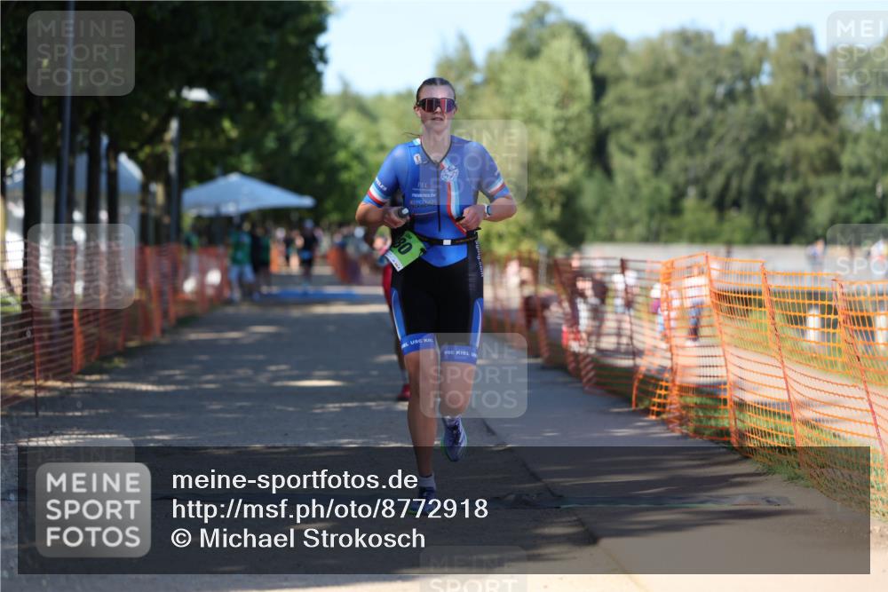 07.09.2025 - 19. Norderstedt Triathlon Michael Strokosch http://msf.ph/oto/8772918 07.09.2025 15:38:30 Laufen 377, 473, 480 meine-sportfotos.de