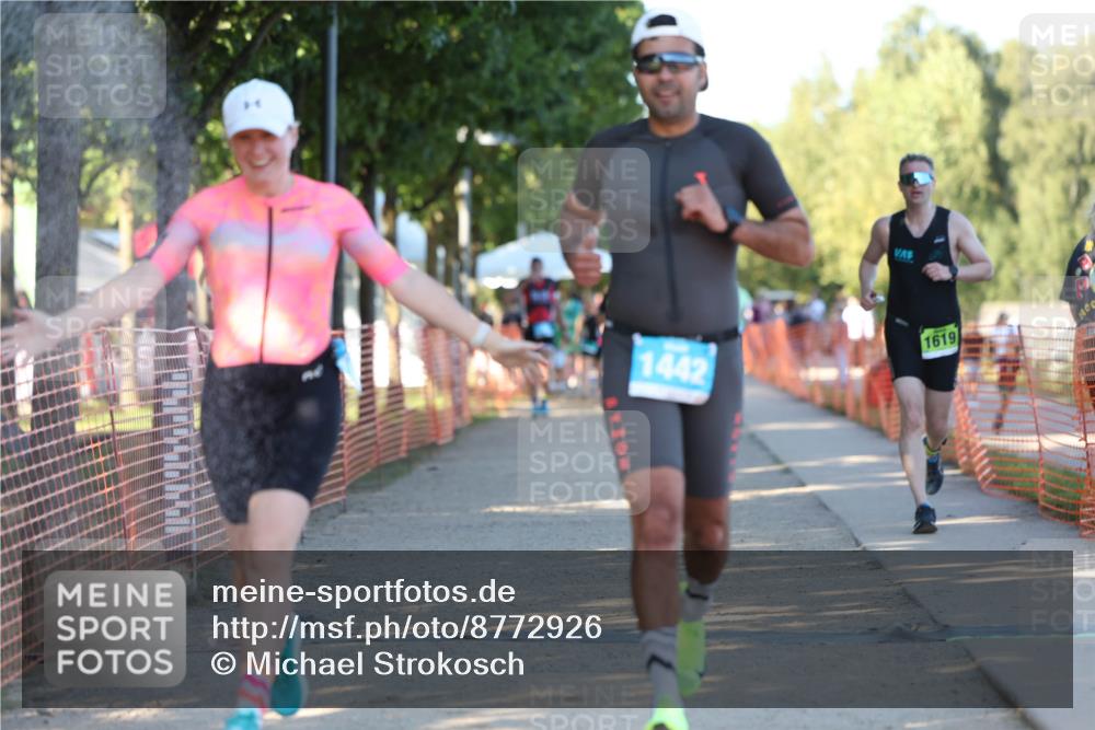 07.09.2025 - 19. Norderstedt Triathlon Michael Strokosch http://msf.ph/oto/8772926 07.09.2025 16:34:33 Laufen 914, 1442, 1613, 1619 meine-sportfotos.de