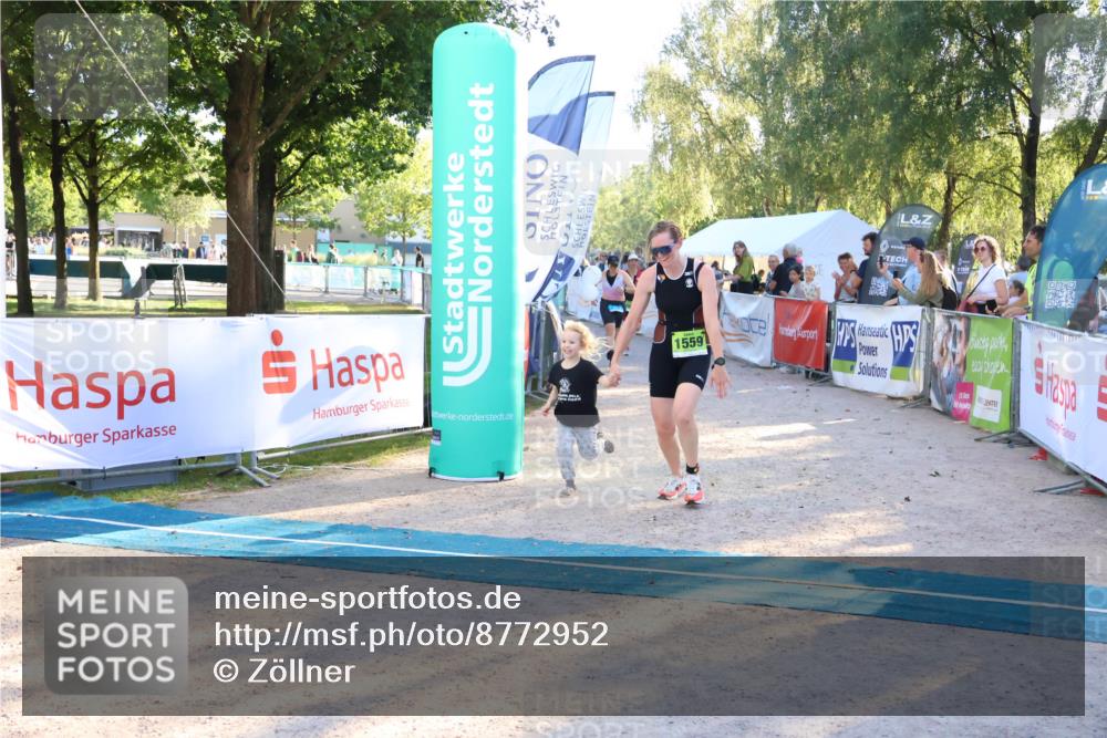 07.09.2025 - 19. Norderstedt Triathlon Zöllner http://msf.ph/oto/8772952 07.09.2025 16:50:58 Ziel 1061, 1424, 1559, 1562 meine-sportfotos.de