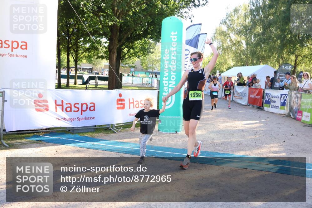07.09.2025 - 19. Norderstedt Triathlon Zöllner http://msf.ph/oto/8772965 07.09.2025 16:50:59 Ziel 1061, 1424, 1559 meine-sportfotos.de
