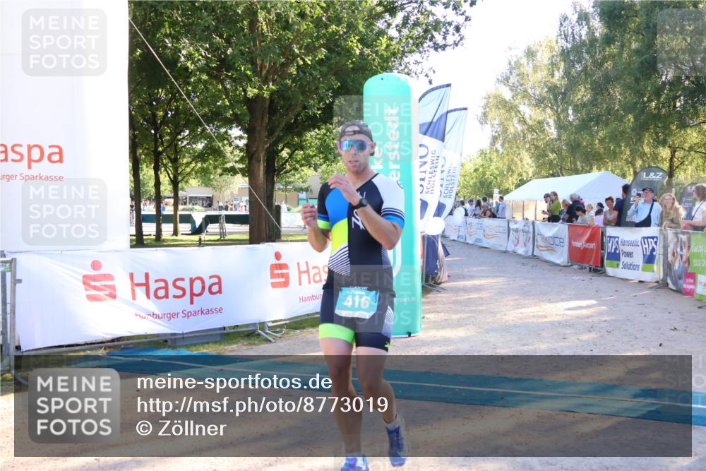 07.09.2025 - 19. Norderstedt Triathlon Zöllner http://msf.ph/oto/8773019 07.09.2025 16:51:06 Ziel 416, 1061, 1424 meine-sportfotos.de