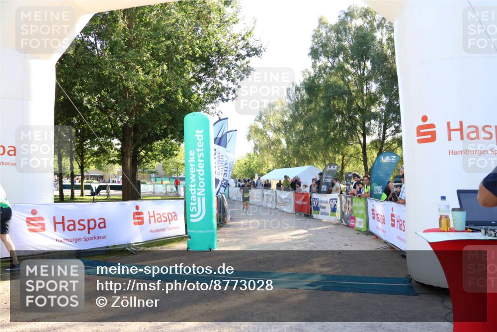 07.09.2025 - 19. Norderstedt Triathlon Zöllner http://msf.ph/oto/8773028 07.09.2025 16:51:33 Ziel 1095 meine-sportfotos.de