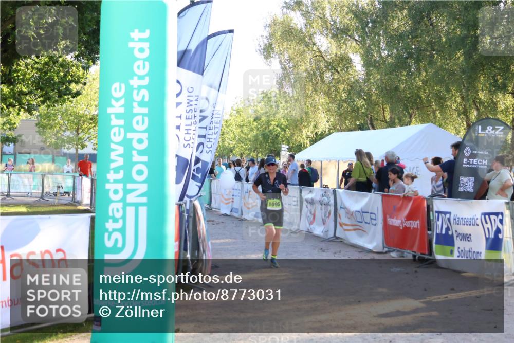 07.09.2025 - 19. Norderstedt Triathlon Zöllner http://msf.ph/oto/8773031 07.09.2025 16:51:34 Ziel 1095 meine-sportfotos.de