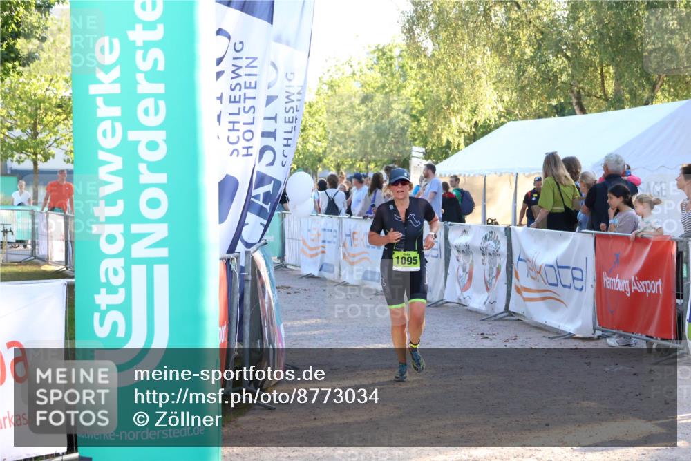 07.09.2025 - 19. Norderstedt Triathlon Zöllner http://msf.ph/oto/8773034 07.09.2025 16:51:34 Ziel 1095 meine-sportfotos.de