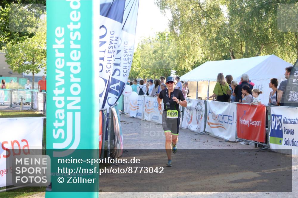 07.09.2025 - 19. Norderstedt Triathlon Zöllner http://msf.ph/oto/8773042 07.09.2025 16:51:35 Ziel 1095 meine-sportfotos.de