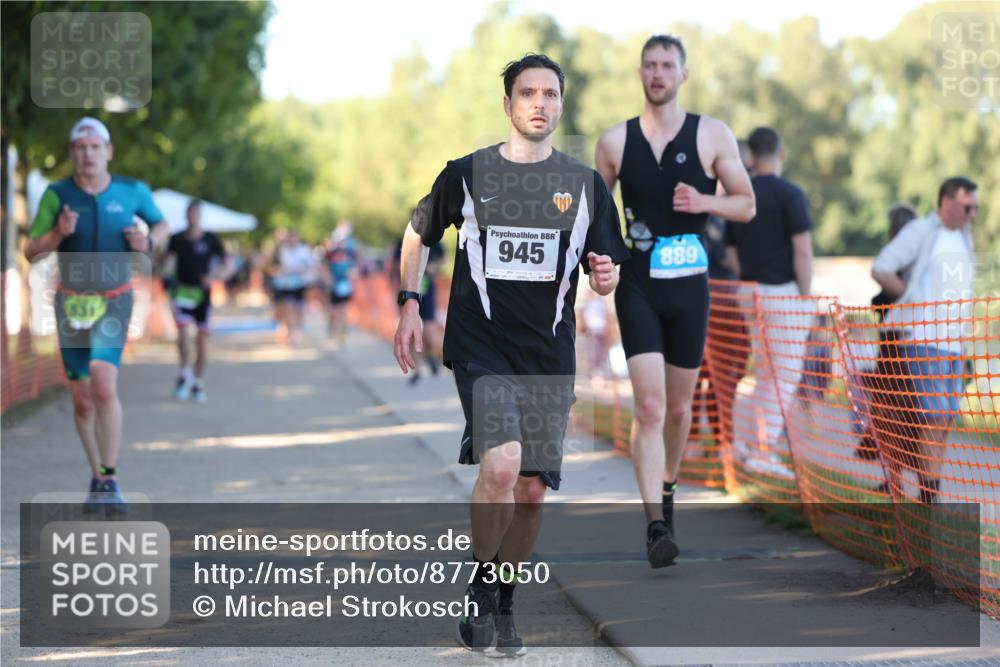 07.09.2025 - 19. Norderstedt Triathlon Michael Strokosch http://msf.ph/oto/8773050 07.09.2025 16:35:34 Laufen 362, 408, 446, 531, 889, 945, 1053, 1064, 1455, 1580 meine-sportfotos.de