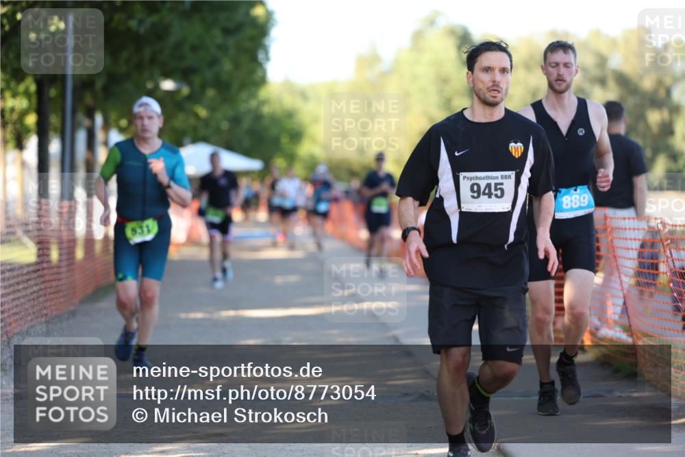 07.09.2025 - 19. Norderstedt Triathlon Michael Strokosch http://msf.ph/oto/8773054 07.09.2025 16:35:35 Laufen 362, 408, 446, 531, 889, 945, 1053, 1064, 1580 meine-sportfotos.de
