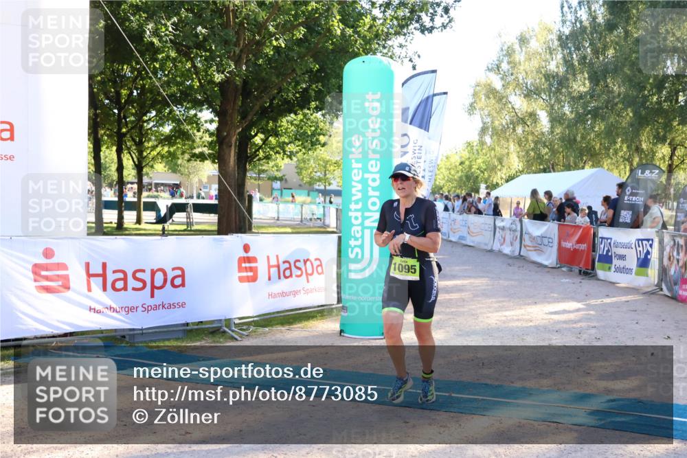 07.09.2025 - 19. Norderstedt Triathlon Zöllner http://msf.ph/oto/8773085 07.09.2025 16:51:37 Ziel 1095 meine-sportfotos.de