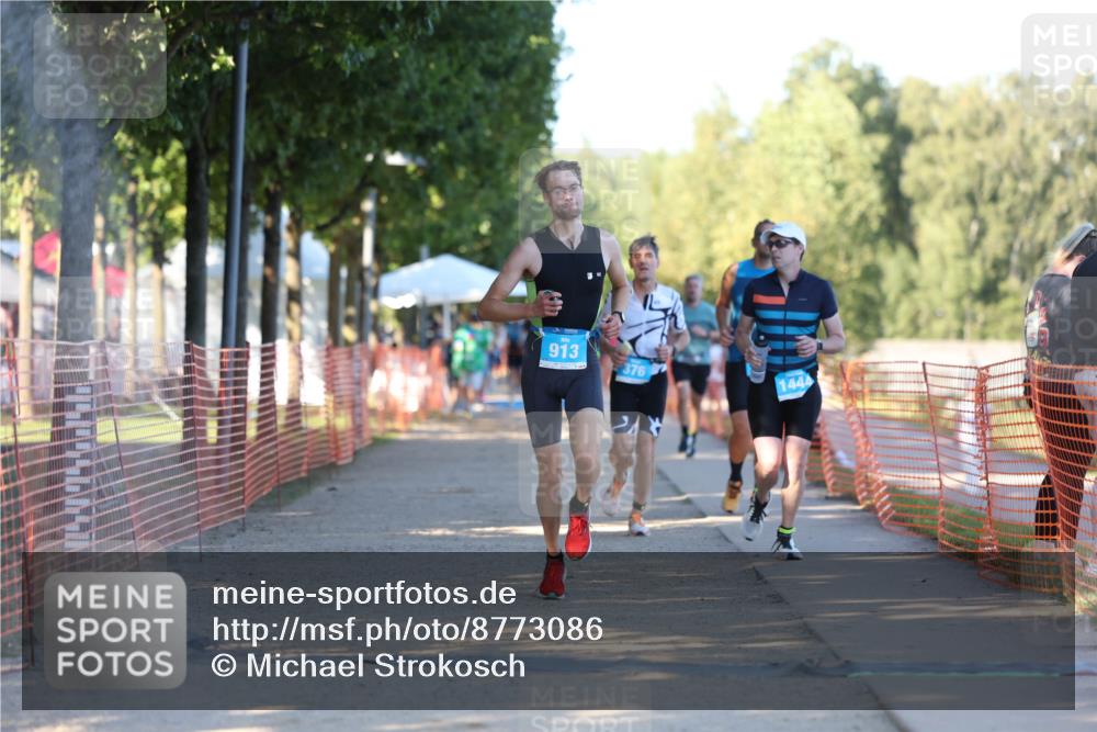 07.09.2025 - 19. Norderstedt Triathlon Michael Strokosch http://msf.ph/oto/8773086 07.09.2025 16:35:45 Laufen 376, 913, 924, 946, 1053, 1444 meine-sportfotos.de