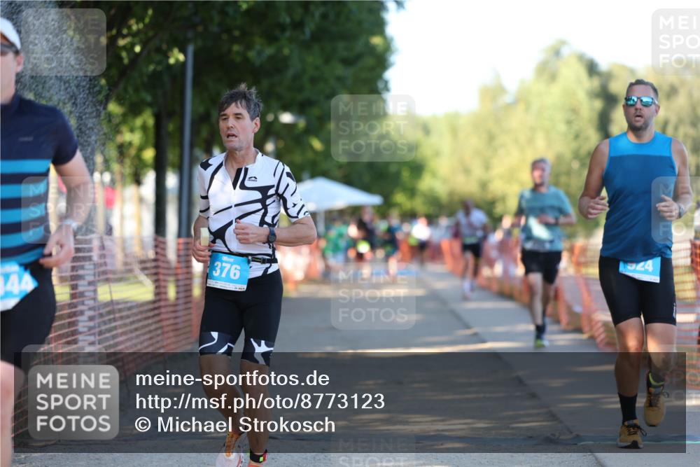 07.09.2025 - 19. Norderstedt Triathlon Michael Strokosch http://msf.ph/oto/8773123 07.09.2025 16:35:49 Laufen 376, 913, 924, 946, 1444 meine-sportfotos.de