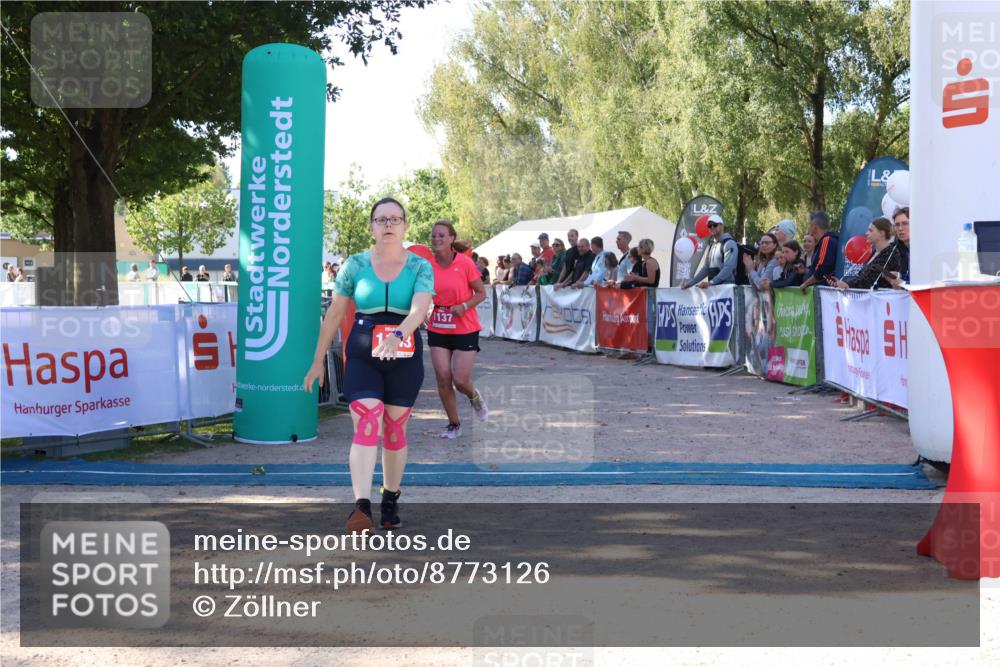 07.09.2025 - 19. Norderstedt Triathlon Zöllner http://msf.ph/oto/8773126 07.09.2025 10:55:11 Ziel 678, 1137, 1143 meine-sportfotos.de